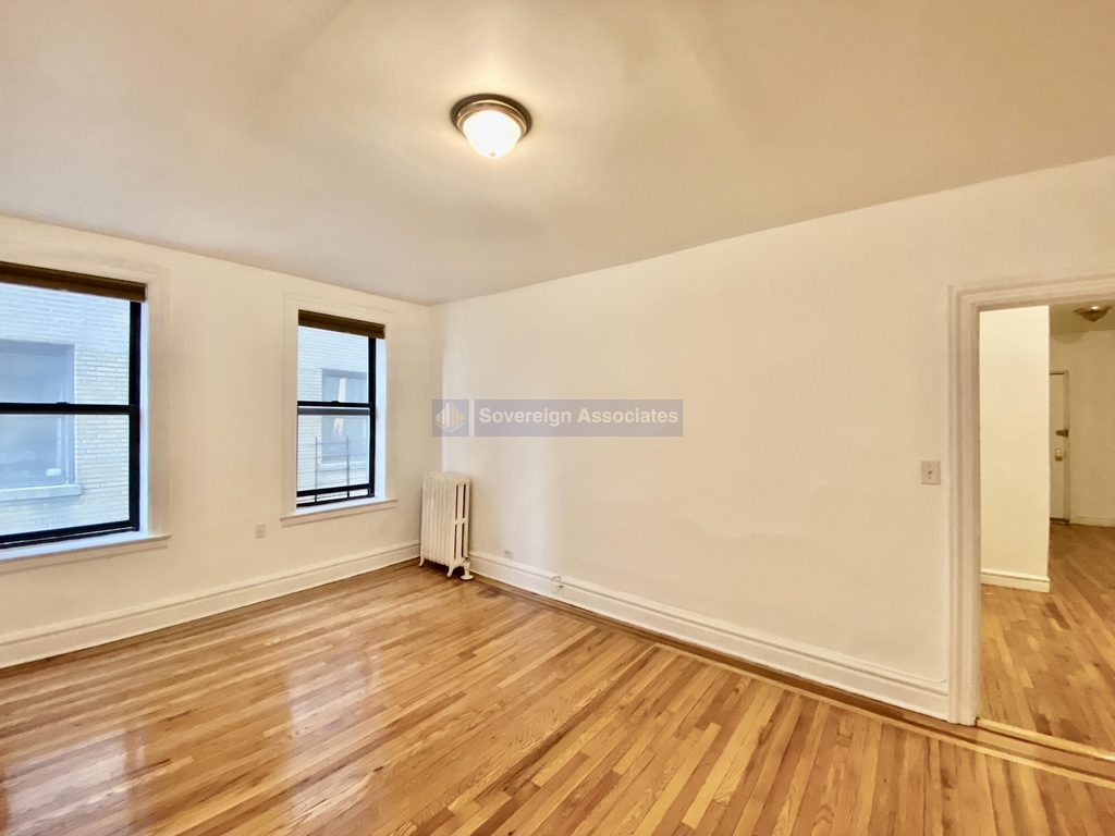 1803 Riverside Drive - Photo 4