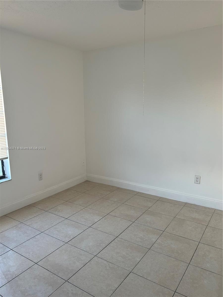 2270 Nw 52nd Ave - Photo 5