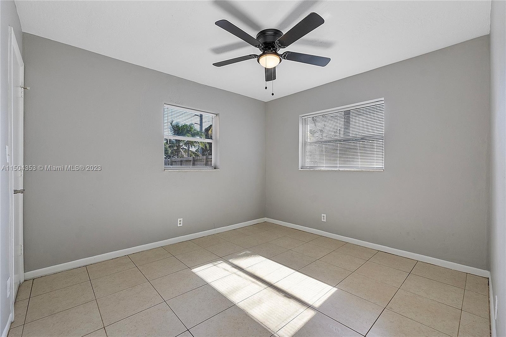 1350 Sw 11th Ave - Photo 5