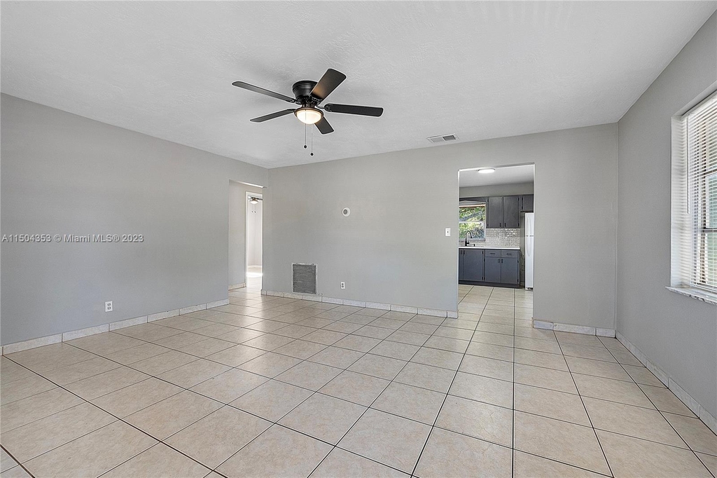 1350 Sw 11th Ave - Photo 8