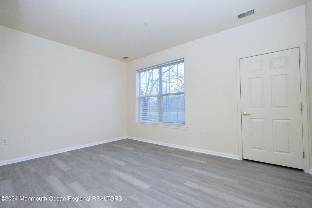 636 St Andrews Place - Photo 15