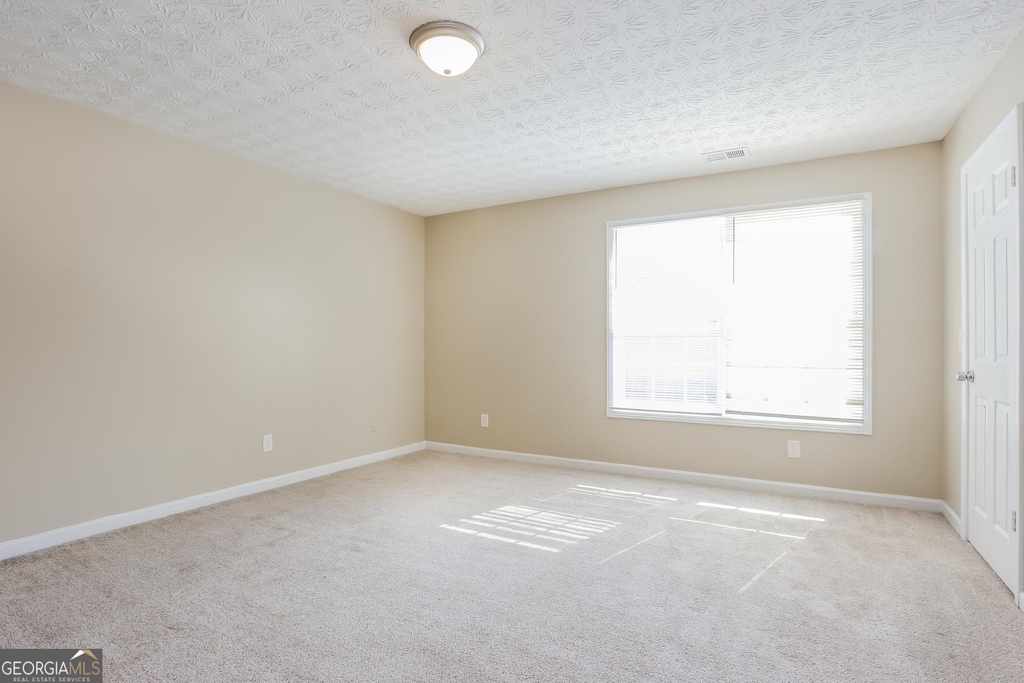 3909 Riverside - Photo 10