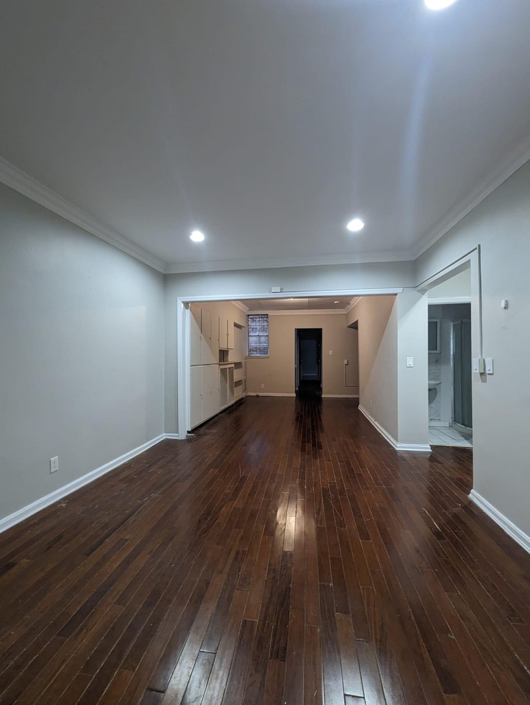 681 Bergen Ave - Photo 6