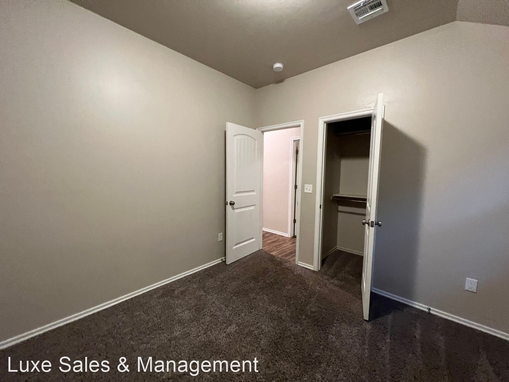 5218 Oakwood Villas Court - Photo 12