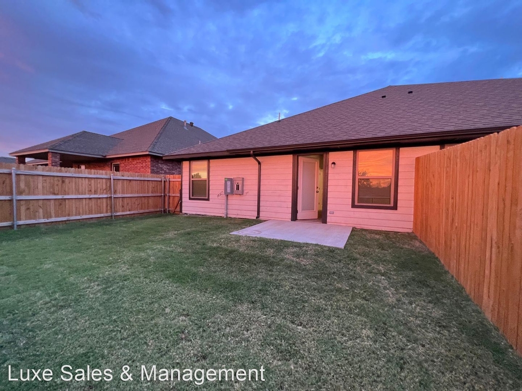 5218 Oakwood Villas Court - Photo 18