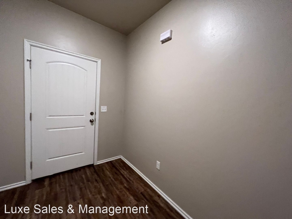 5218 Oakwood Villas Court - Photo 1