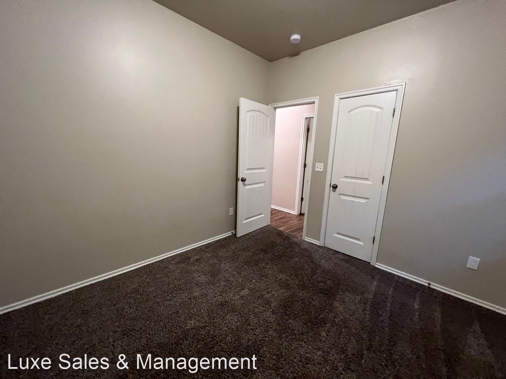 5218 Oakwood Villas Court - Photo 11