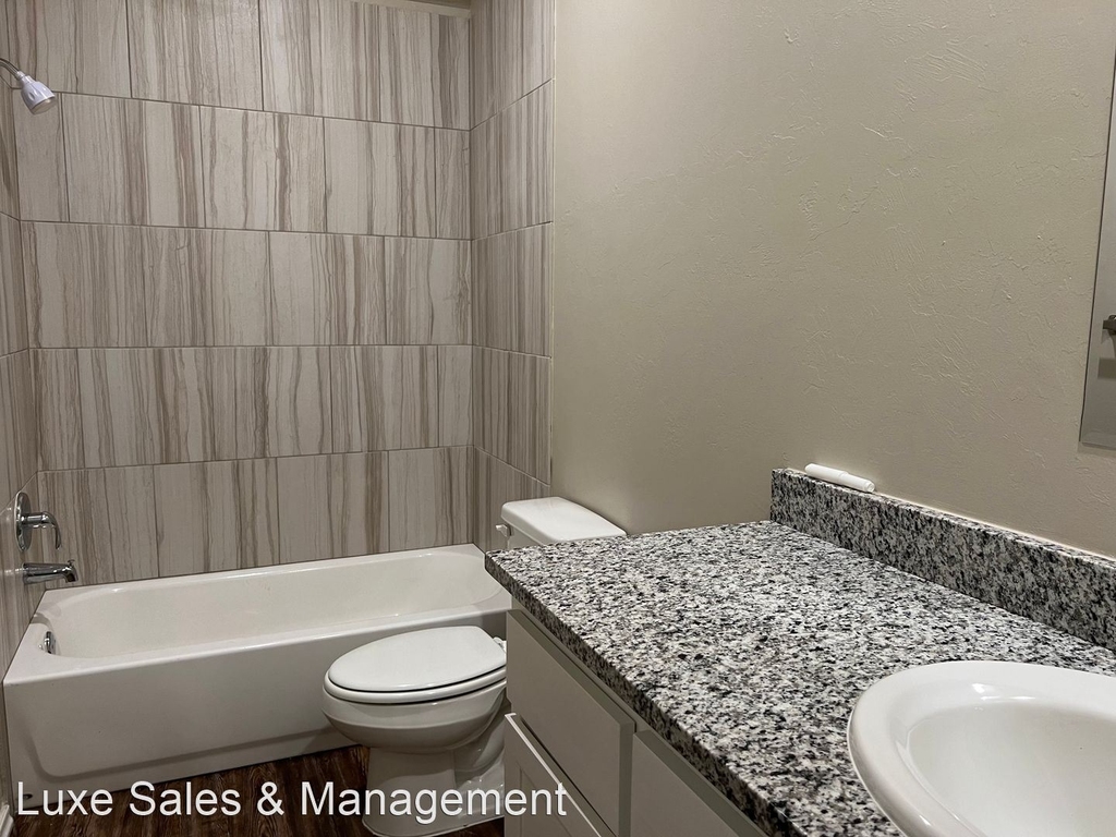 5218 Oakwood Villas Court - Photo 14