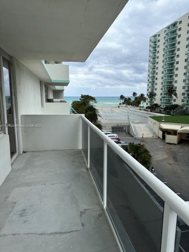 3725 S Ocean Dr - Photo 0