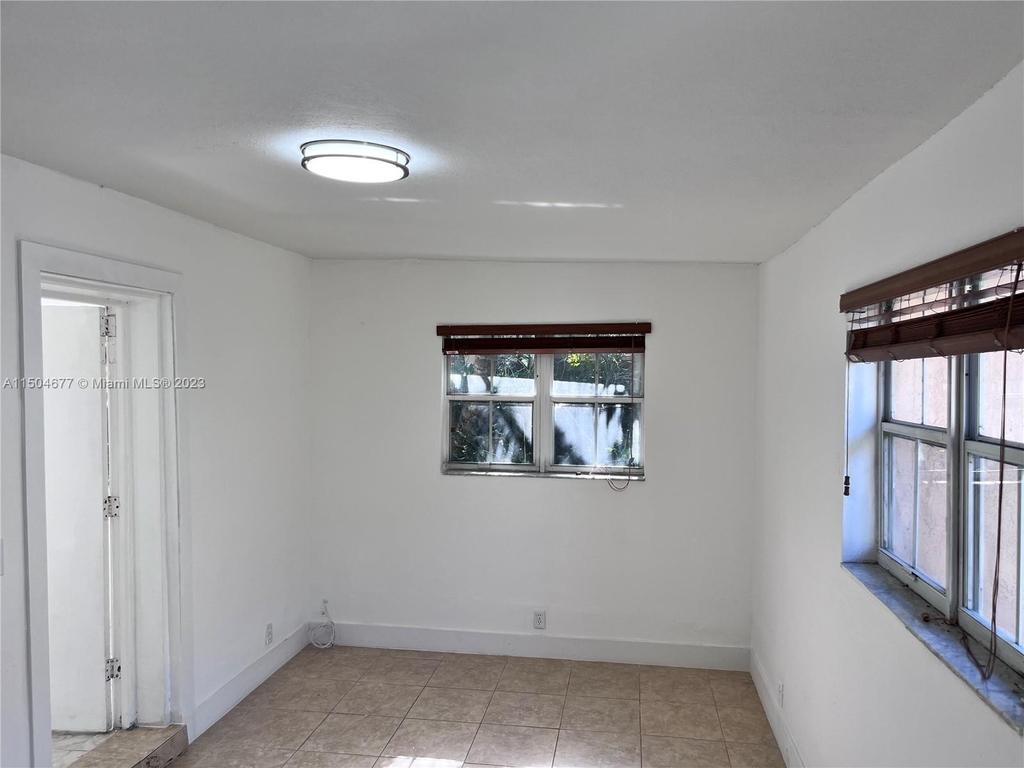 2029 Nw 12th Ave - Photo 13