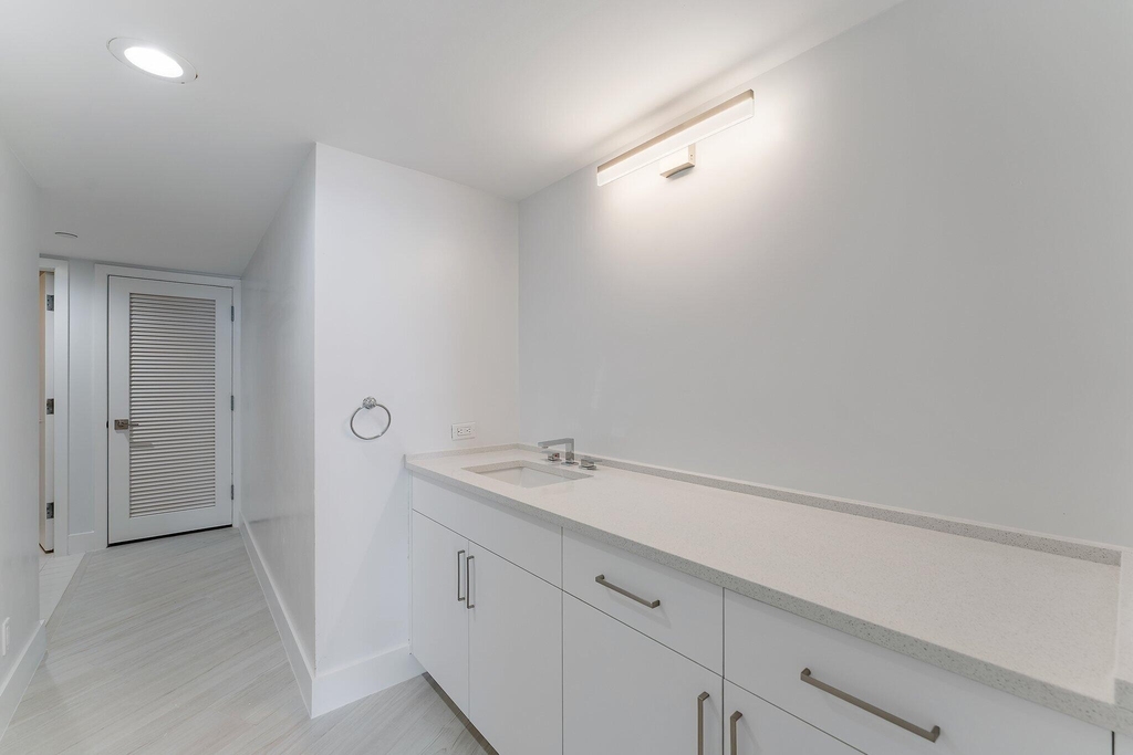 100 Lakeshore Drive - Photo 14