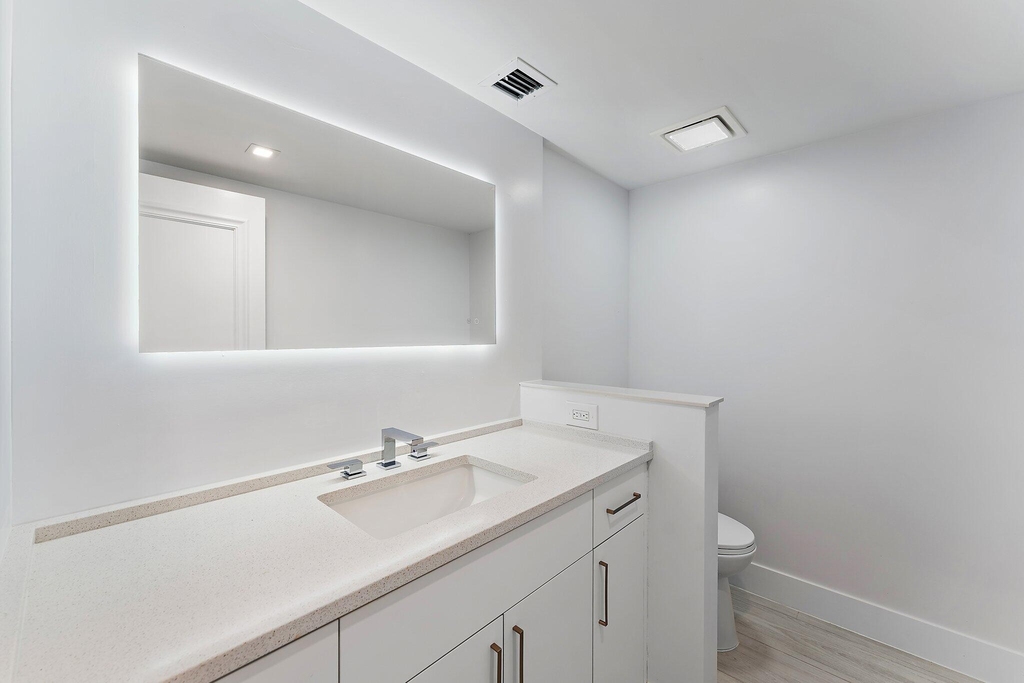 100 Lakeshore Drive - Photo 5