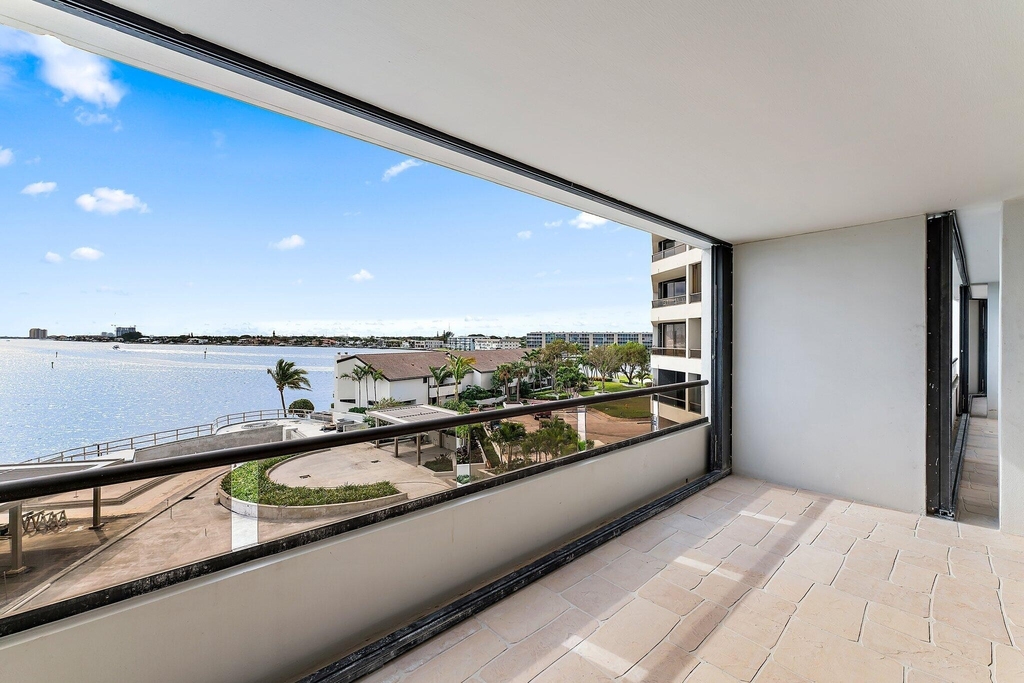 100 Lakeshore Drive - Photo 33