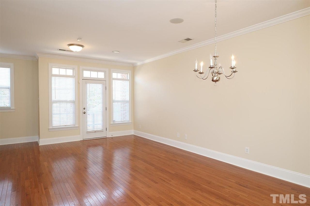 678 Highpark Lane - Photo 10