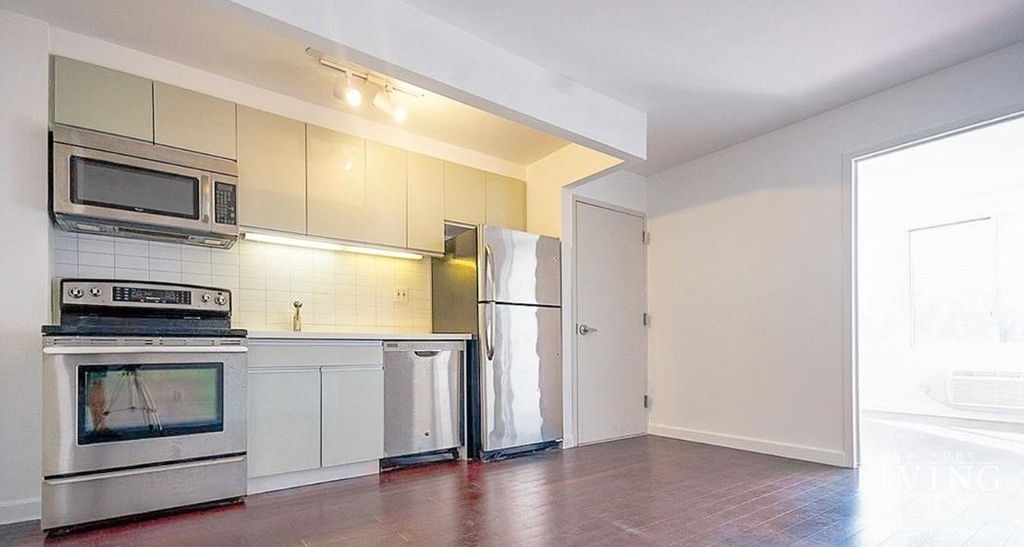286 Stanhope Street - Photo 0