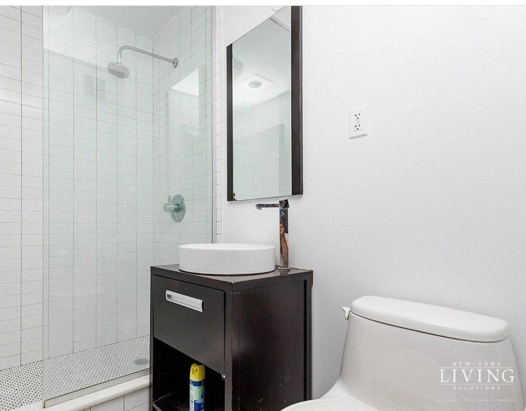 286 Stanhope Street - Photo 2