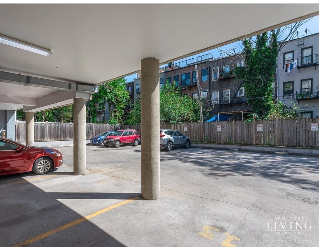 286 Stanhope Street - Photo 9