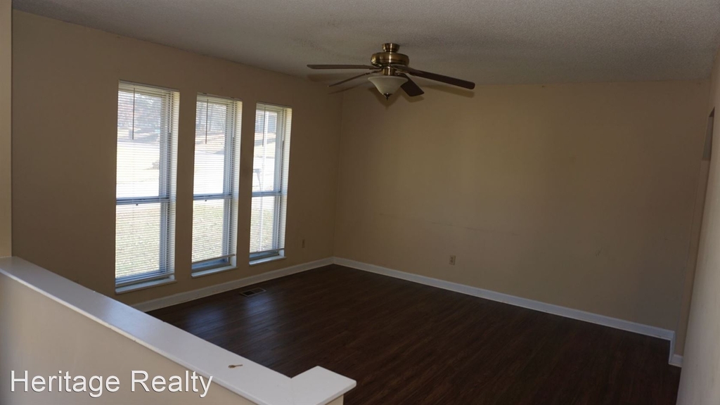 5600 Outer Drive - Photo 2