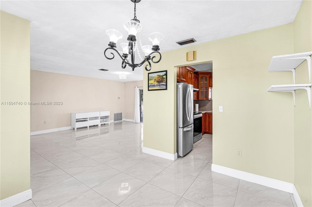 8430 Nw 15th Ct - Photo 14