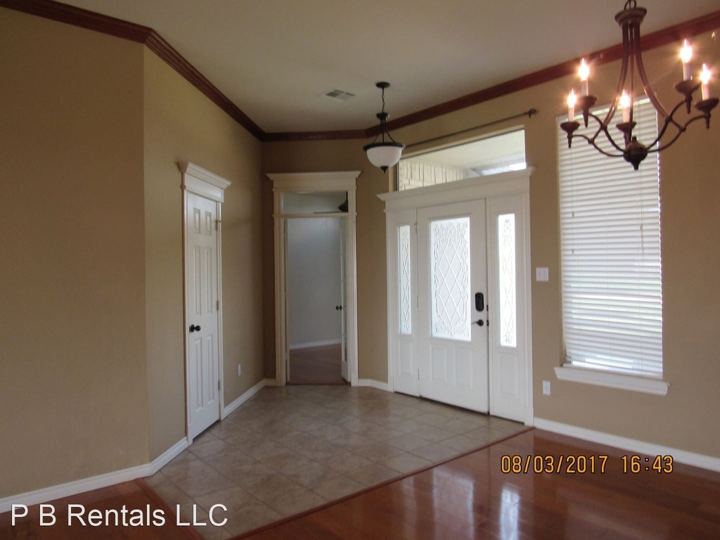 1815 Sw Driftwood Dr. - Photo 2