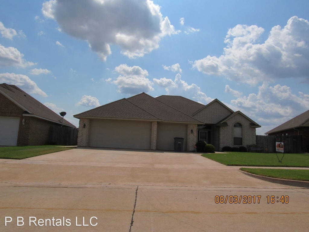 1815 Sw Driftwood Dr. - Photo 0