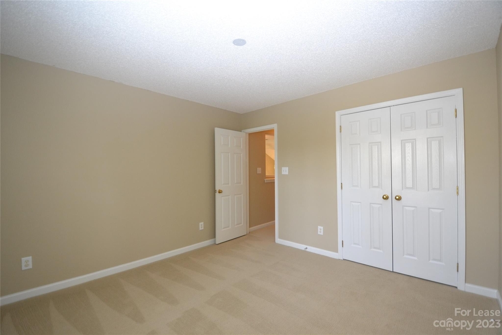 8944 Cinnabay Drive - Photo 23