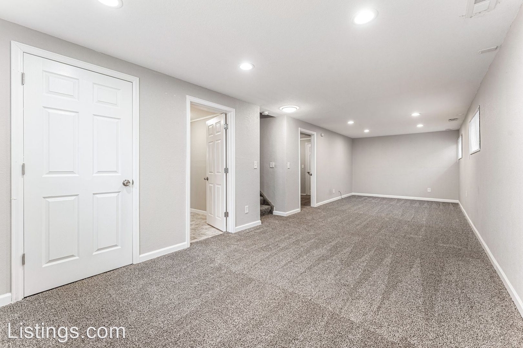 7640 Dawnview Ct - Photo 25