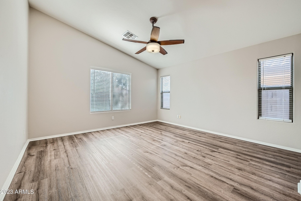 46023 W Starlight Drive - Photo 9