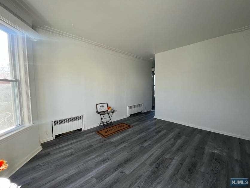 7523 Broadway - Photo 1