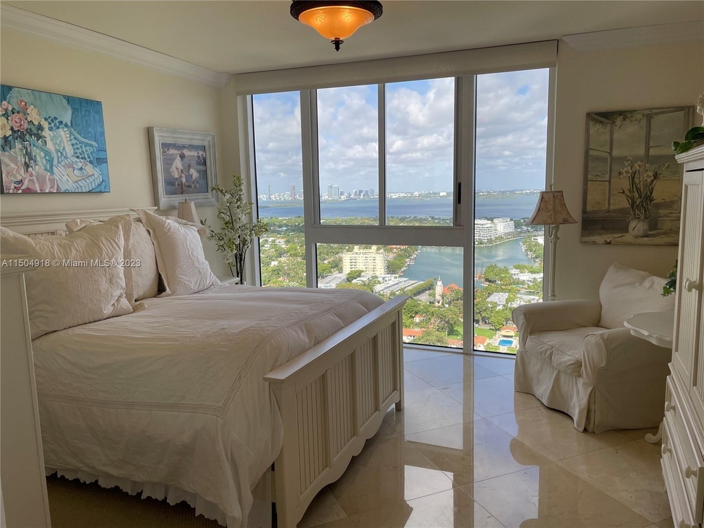 4779 Collins Ave - Photo 12