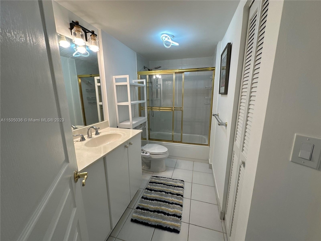 8925 Collins Ave - Photo 8