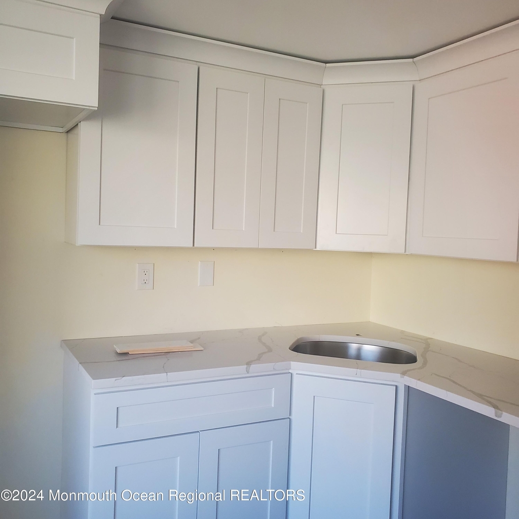 310 Pewter Court - Photo 2