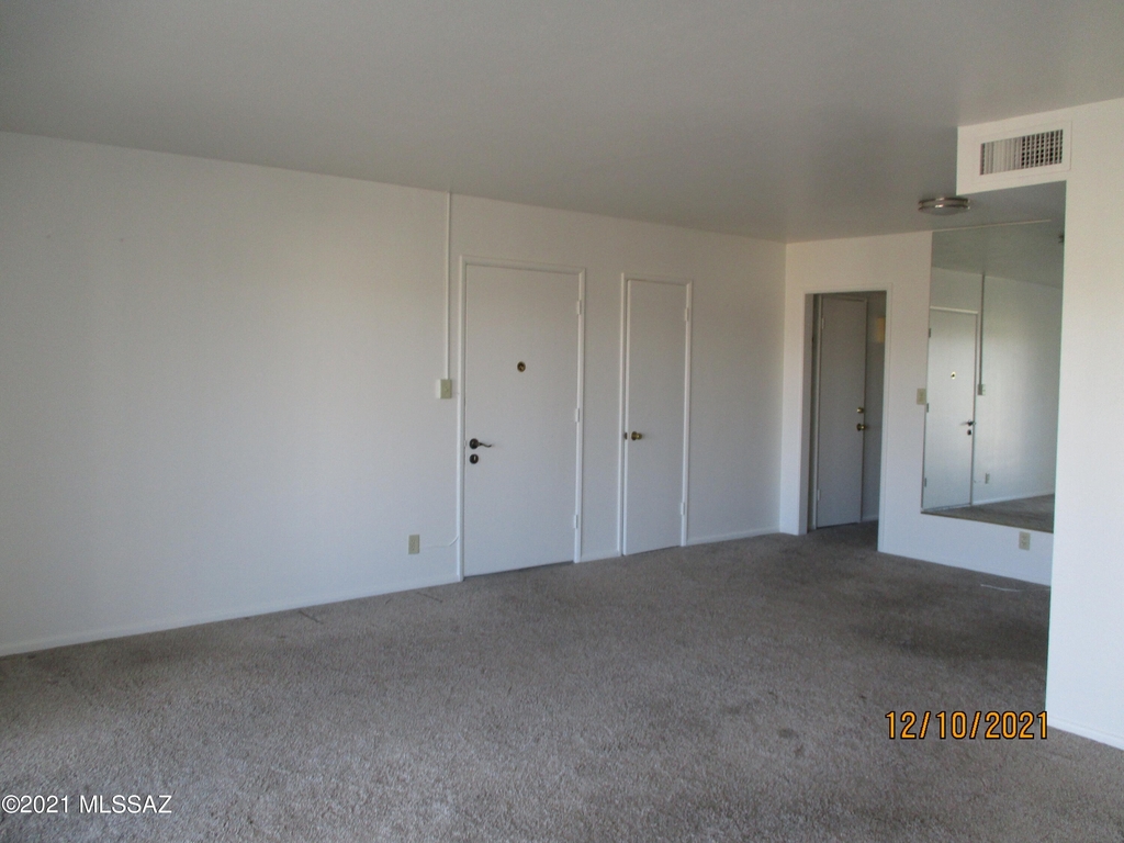 3000 E 6th Street - Photo 4