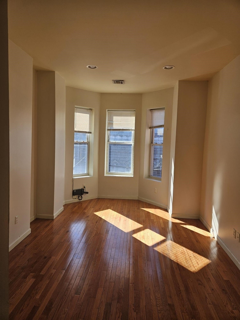 366 Communipaw Ave - Photo 2