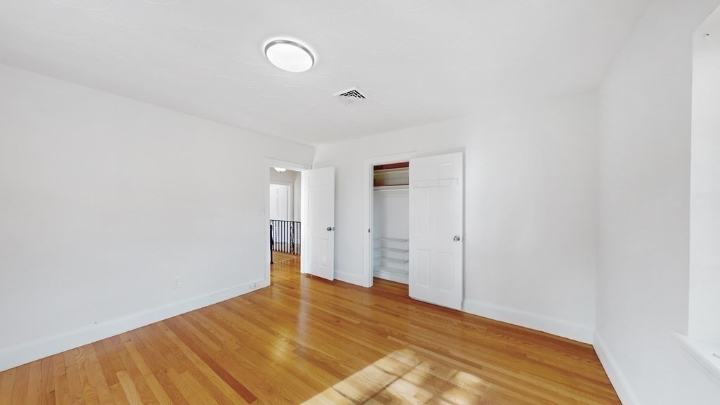 89 Montrose St - Photo 17