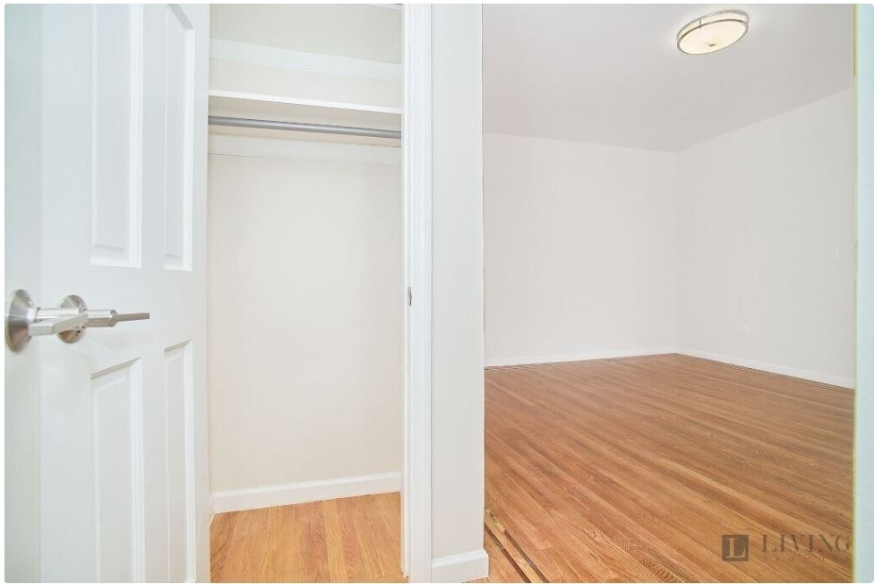 35-05 94th Street - Photo 4