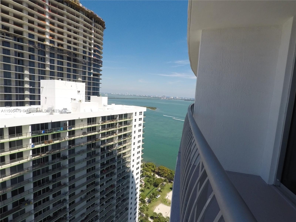 1750 N Bayshore Dr - Photo 1