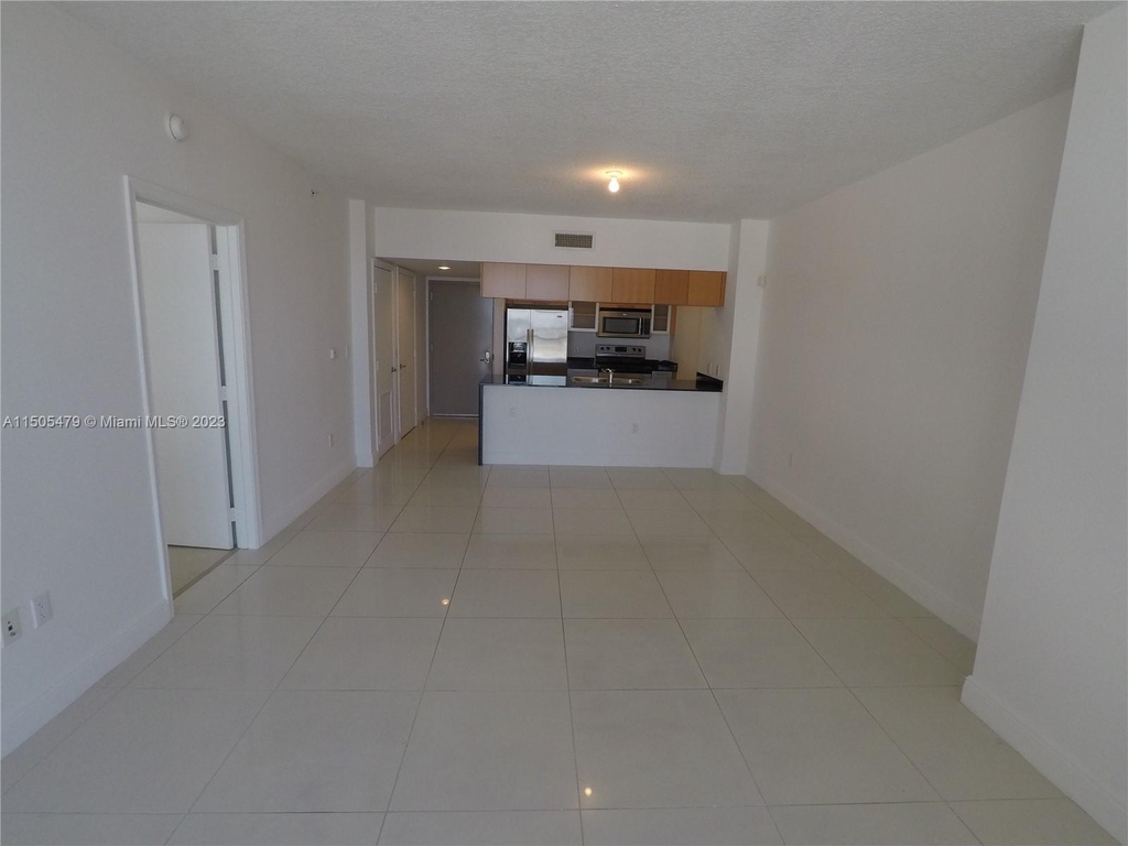 1750 N Bayshore Dr - Photo 6