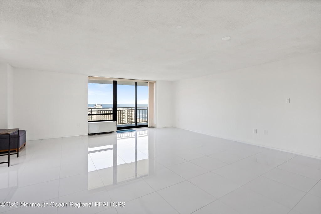 787 Ocean Avenue - Photo 4