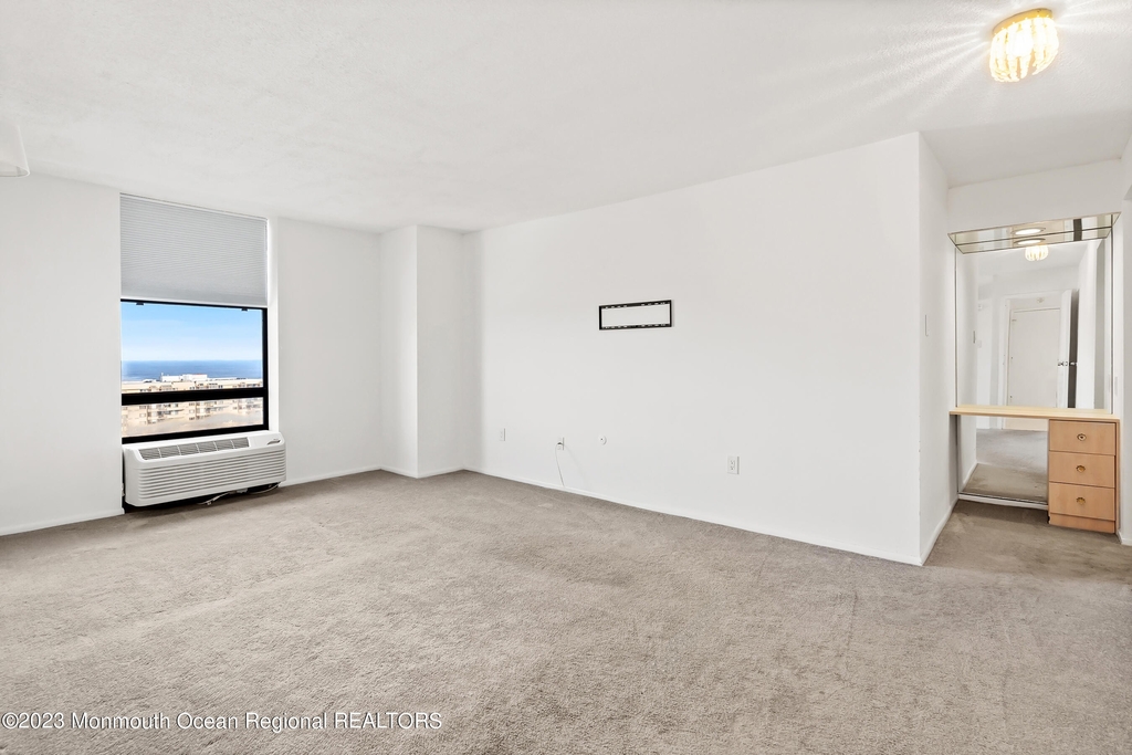 787 Ocean Avenue - Photo 11