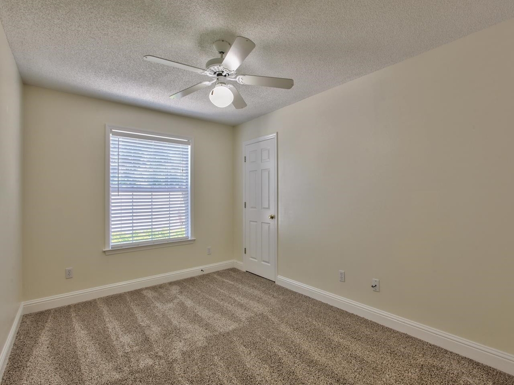 3208 Castle Court - Photo 18