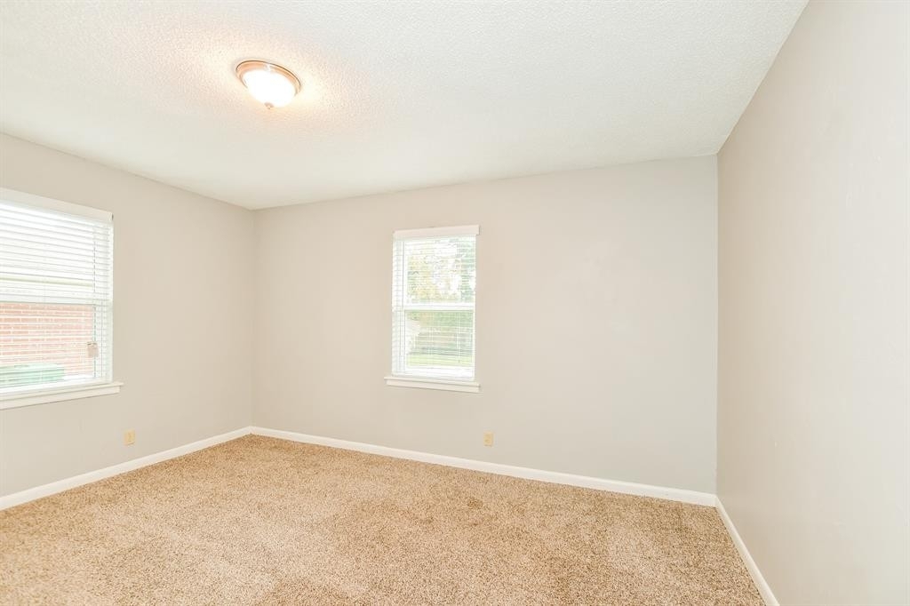 1020 Mary Drive - Photo 10