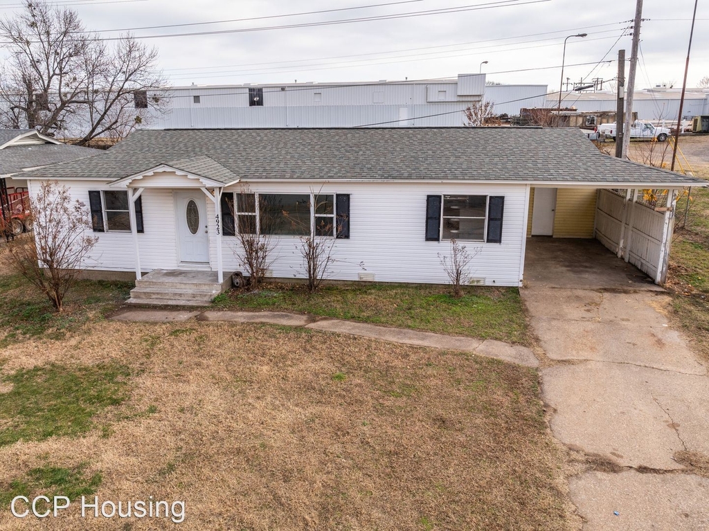 4923 South 34th Street - Photo 0