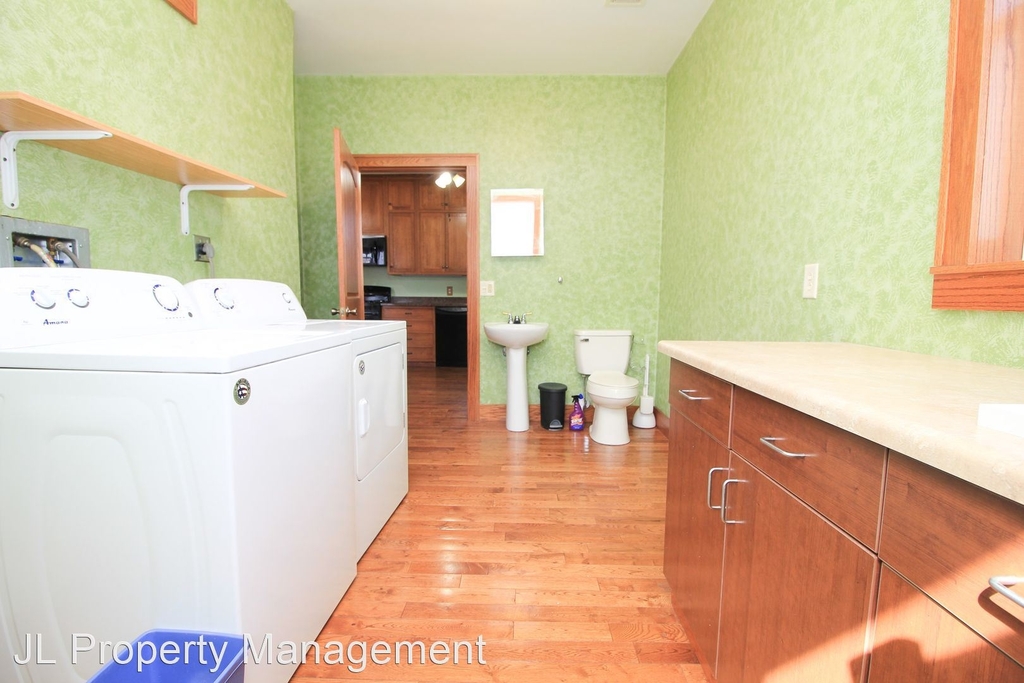 428 E 20th Street - Photo 5