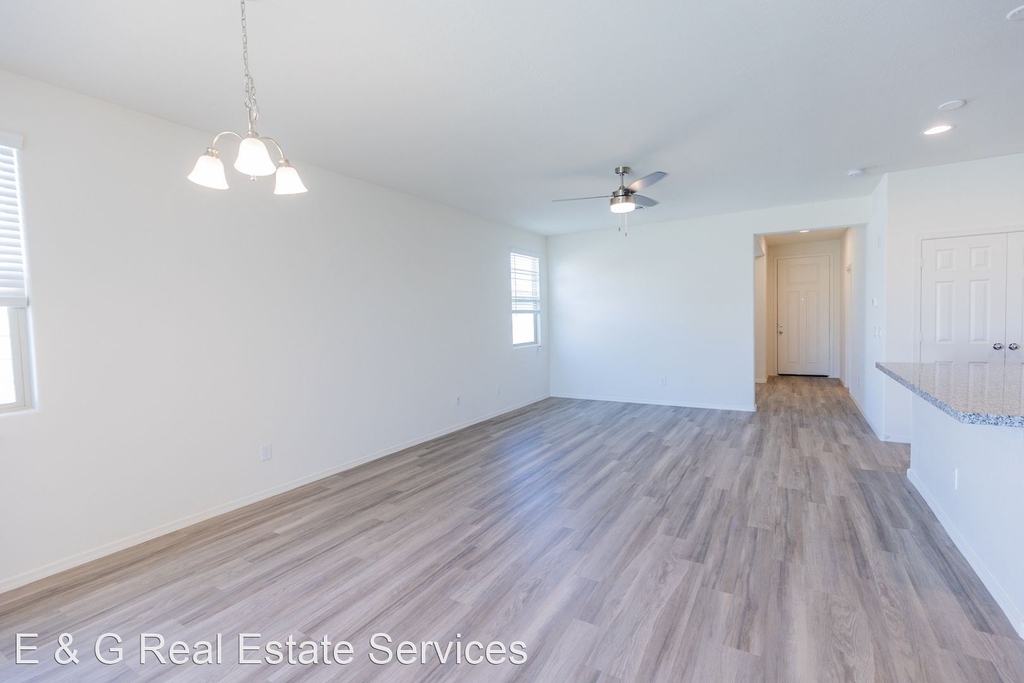 17588 W Country Club Terrace - Photo 10