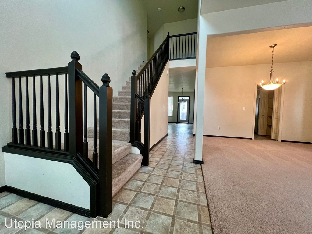 4476 Se Salquist Rd. - Photo 3