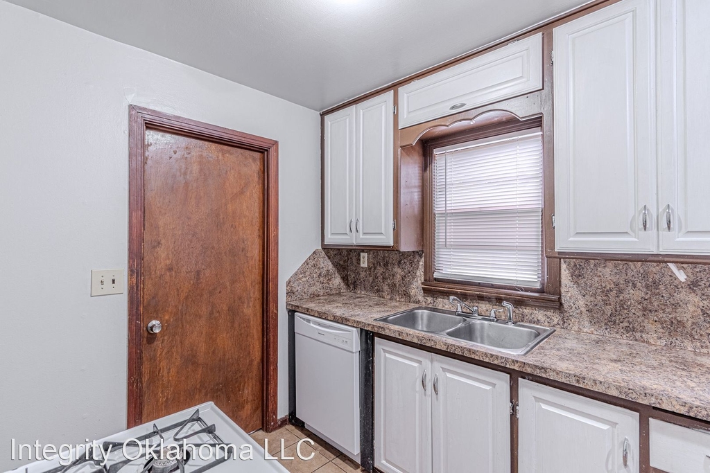 6901 Nw 57th - Photo 50