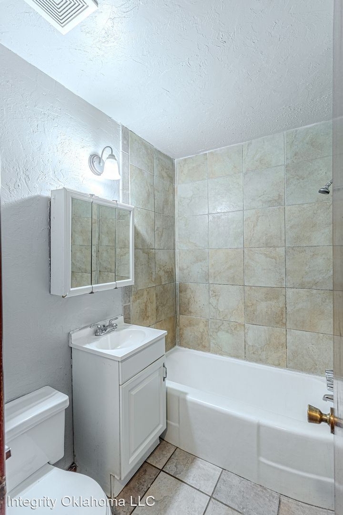 6901 Nw 57th - Photo 17