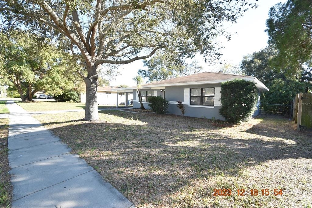 1365 Overlea Street - Photo 2