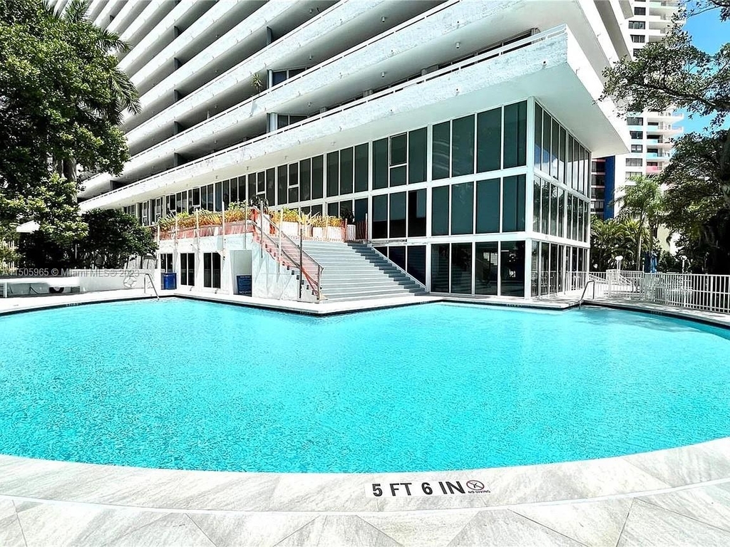 1627 Brickell Ave - Photo 18